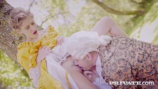 Tiffany Tatum a borotvált cunis pici mellű megbaszott hercegnő